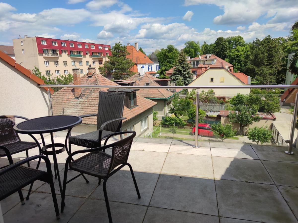 Attic Parkview Apartment Piest'any Exterior photo
